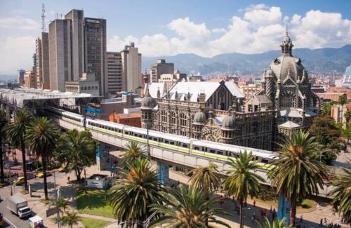APARTAMENTO AMPLIO Y COMODO MEDELLIN 90 MTS