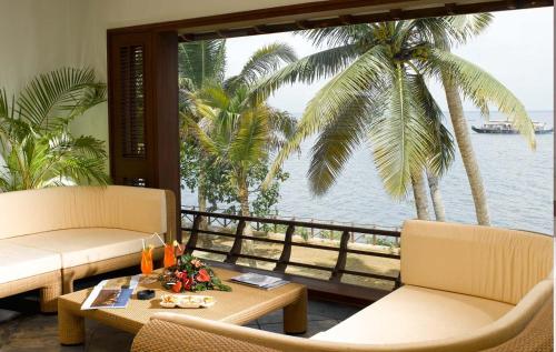 酒吧/高級酒吧, 祖裡庫馬拉克裡 - 克拉拉水療度假酒店 (The Zuri Kumarakom - Kerala Resort & Spa) in 庫瑪拉孔