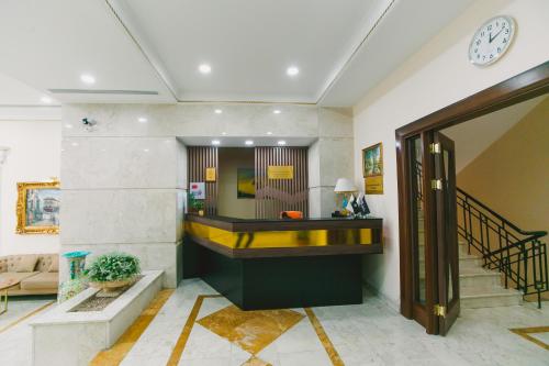 Előcsarnok, Акку in Saryarka Negyed