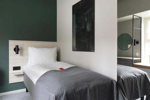 Single Room image 3