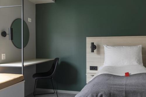 Single Room image 4