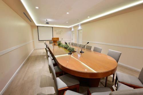 Alis Hotel - image 3