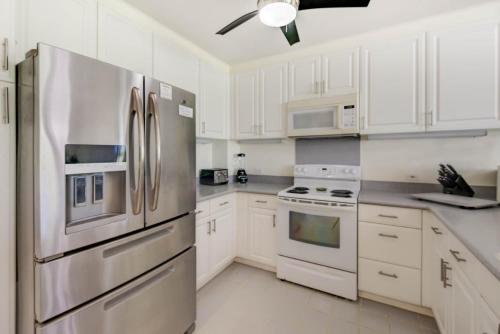 Emmalani Court #525 condo - image 6