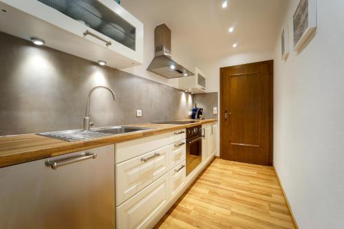 Two-Bedroom Apartment with Balcony (5 Adults)