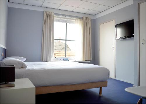 2 twin beds