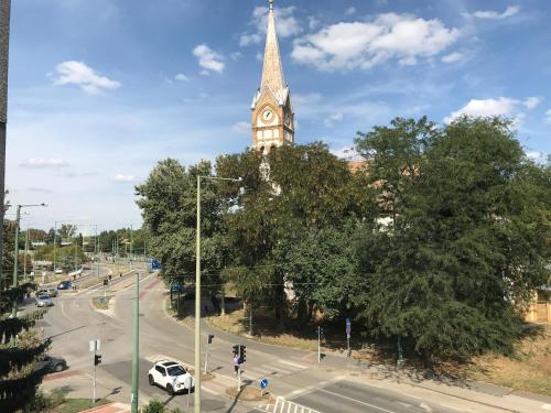  Liget melletti apartman a Belvárosi híd lábánál, Pension in Szeged