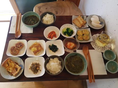 Double Room with Private Bathroom room in Siwoowadang