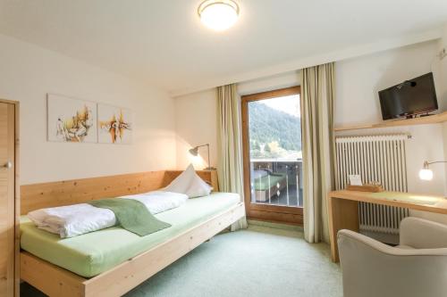 1 twin bed