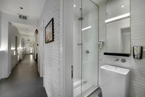 The Central House Istanbul Taksim Room Type - Quadruple Room with Shared Bathroom and Balcony