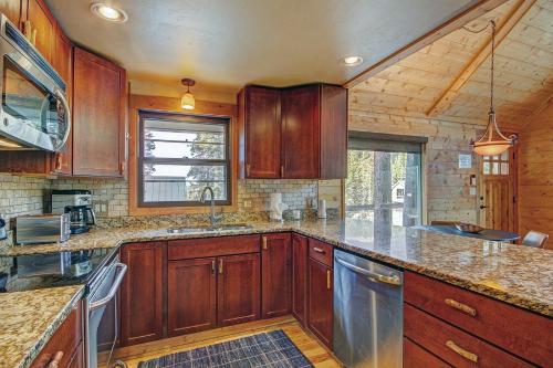 Black Bear Chalet home - image 8