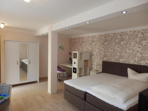 Design Apartments Bremen - image 4
