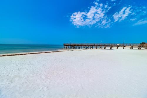 New Listing! Beachfront Perch with Pool & Balcony condo - image 5
