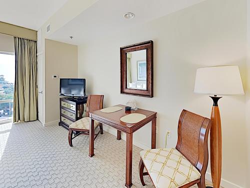 New Listing! Luxe Luau Suite on the Beach with Pools condo - image 4