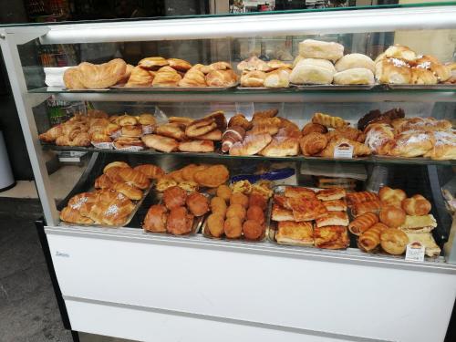 Eten en drinken, B&B Da Roberto near Certosa e Museo di San Martino Napoli