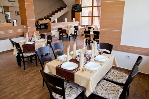 餐廳, Hotel Coop Rozhen in 潘波洛沃