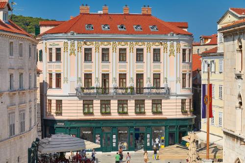 Piazza Heritage Hotel - image 2