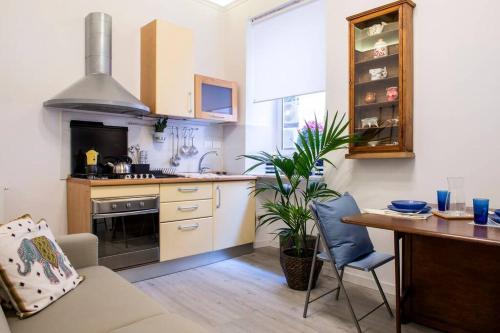 Colosseum/Panisperna Nina apartament with terrace, Рим (фото 7)