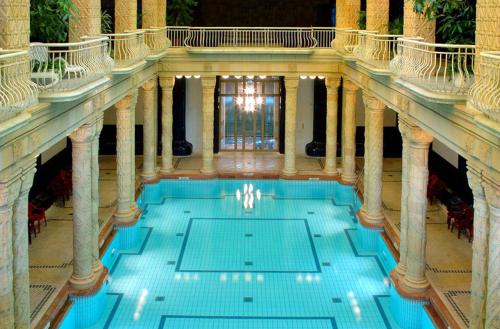  Feneketlen tavi lak in Budapest