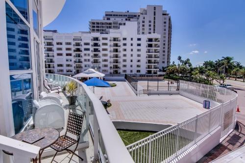 Castle L1 Double-Loft Condo with Beach Access, Pool, Tennis and Free Parking!