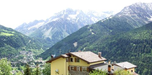 Skats, Albergo Eden in Temu
