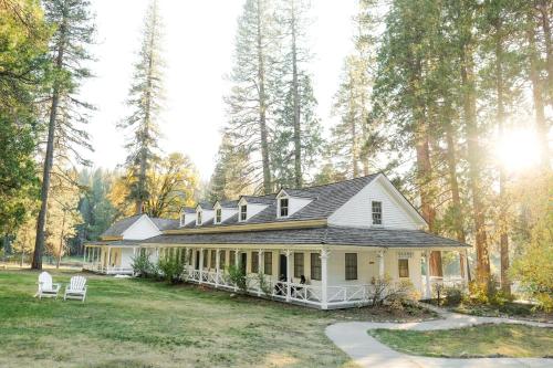 Wawona Hotel