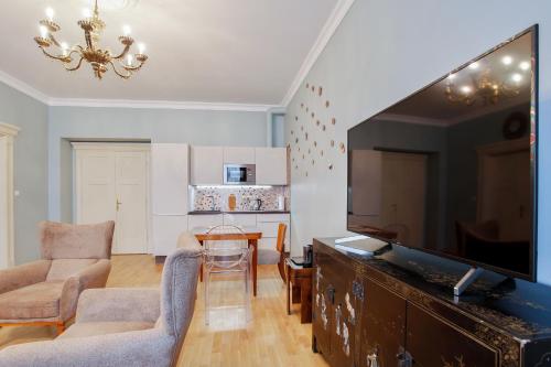 Newly opened, designer OPERA Apartment, Praha (fotografie 9)