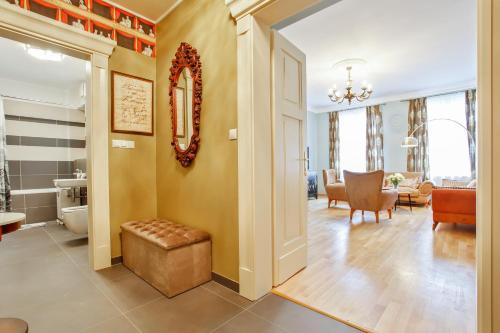 Newly opened, designer OPERA Apartment, Praha (fotografie 7)