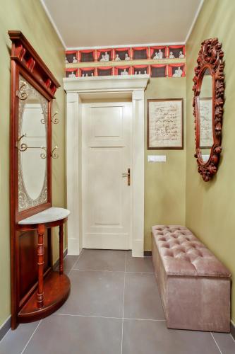 Newly opened, designer OPERA Apartment, Praha (fotografie 6)