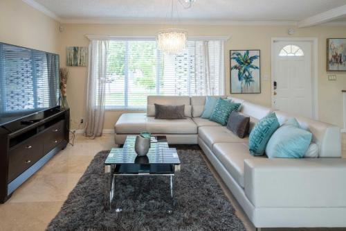 Gorgeous Canal Home with Private Pool & Dock home - image 4