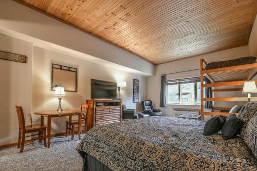 Gateway Lodge 5002 - image 3