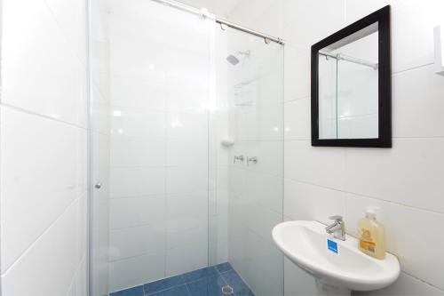 One-Bedroom Apartment image 7