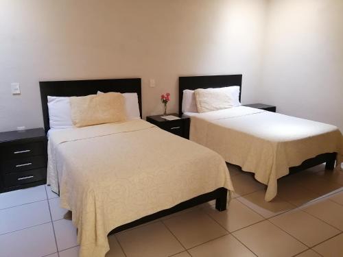 2 double beds