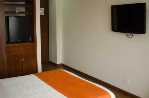 Double Room image 6