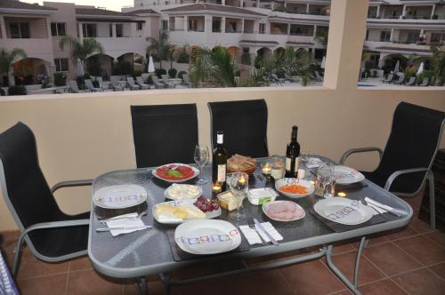 2 Bed, 2 Bath Apartment In Mandria in Mandriá