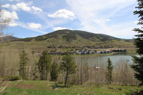 CC42 Chateau Claire condo - image 2