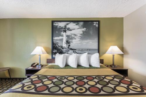 Super 8 by Wyndham Ocala I-75 - image 8