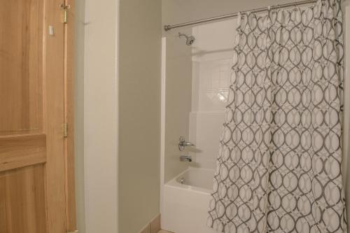 Gateway Lodge 5061 - image 3