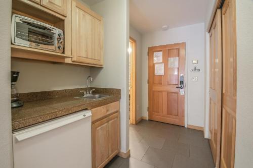 Gateway Lodge 5061 - image 6