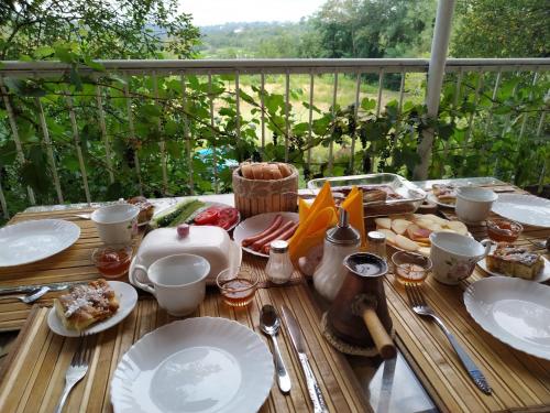 花園, Country House Uliana in 茨卡爾圖博