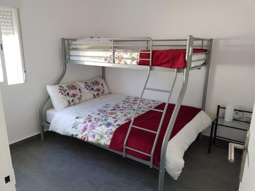 Lovely bungalow for four close to beach and city in Torrevieja - image 2