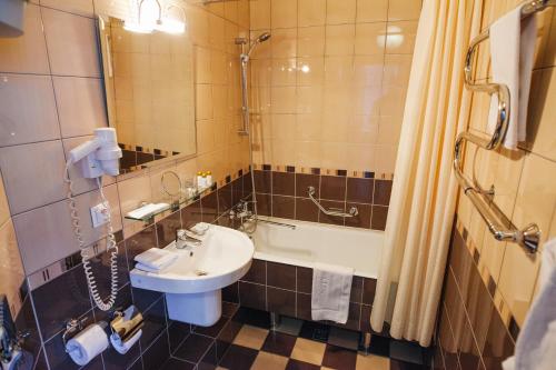 Siberia Hotel - image 8