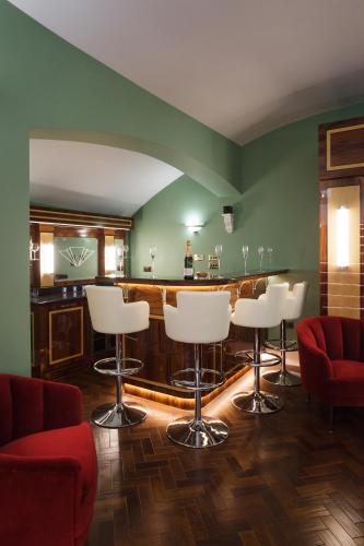 Picture of Sea-Facing Art Deco Apartment