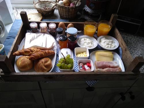 Food and beverages, B&B de Linge in Rhenoy