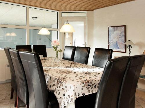 Five-Bedroom Holiday home in Blåvand 16 - image 5