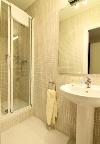 ClassBedroom Gaudí Apartments - image 13