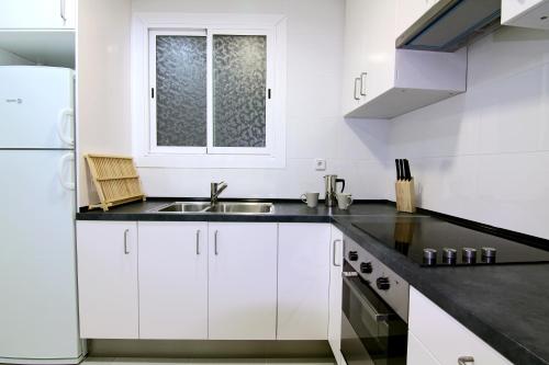 ClassBedroom Gaudí Apartments - image 7