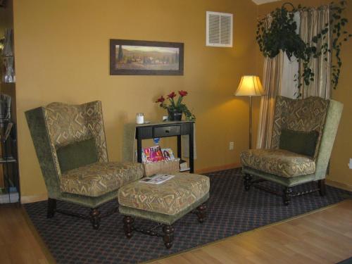 Alpine Inn - image 2