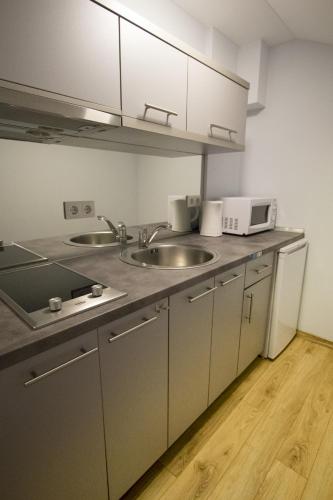 Hotel Logavina 8 Free Parking - image 9