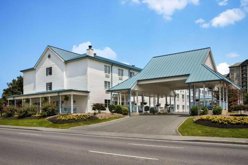 Ramada by Wyndham Pigeon Forge North