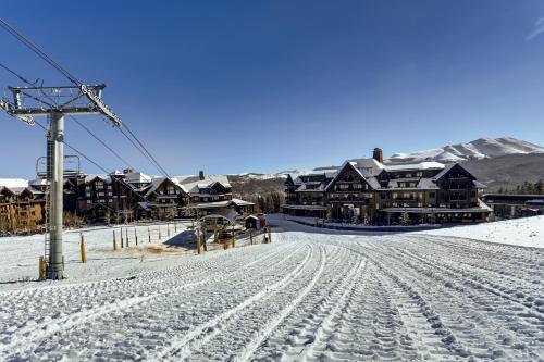 True Ski-In Ski-Out Luxury Condo condo - image 7